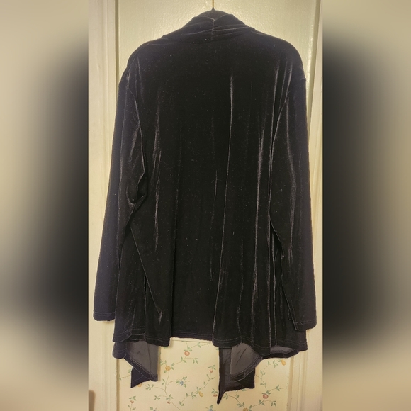 Black Velvet 2- Piece Top/Jacket Attached Set Susan Graver Style Size 2X New - Picture 4 of 4